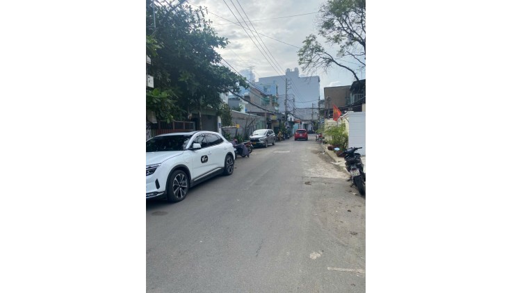 Nhà đẹp lung linh 3 tầng,84.5 m2, nhà mới. Hẻm Xe tải né nhau, thông các đường, gần Bệnh viện, Quốc lộ, Ô tô ngủ sân chỉ có 6,5 tỷ, Quận 12, TTH 21